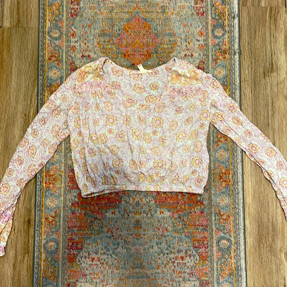 Billabong Long Sleeve Crop, Size M